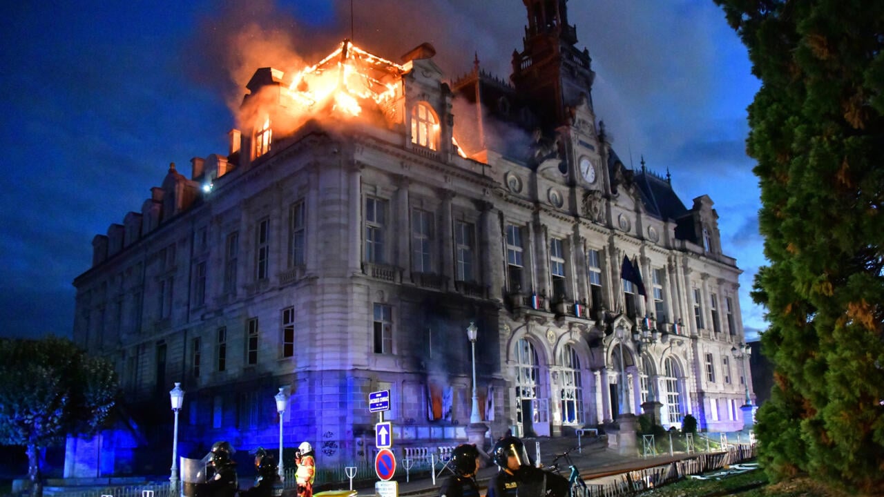 Limoges Town Hall Largely Lost in Fire During French Protests