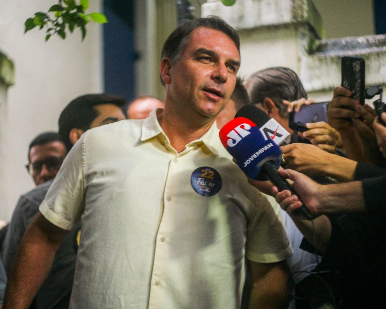 US to Issue Visas to Flávio Bolsonaro and Family