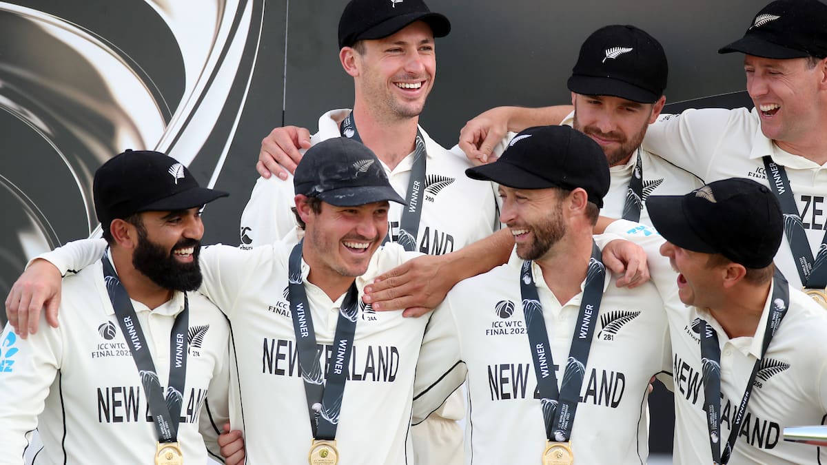 BJ Watling (front, second from left) has been named as the Black Caps' new batting coach. Photo / Photosport